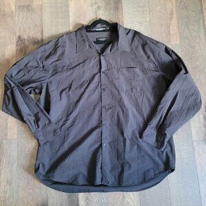 Alfred Sung NWOT Men's black button up top with one front pocket.